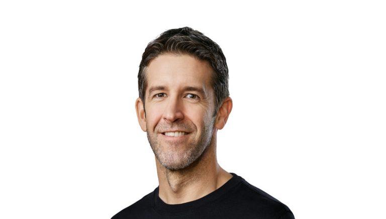 En las cocinas de APPLE se cuecen los nuevos mando de la compañía parece que COOK abandonar el barco dejando su legado